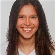 Graduada en turismo donde es imprescindible el idioma inglés.